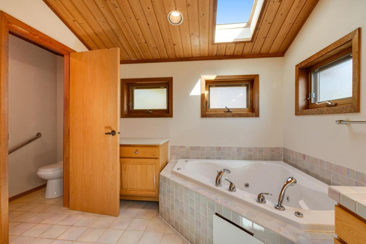 Whidbey Cedar Sunsets Villa Freeland Exteriör bild